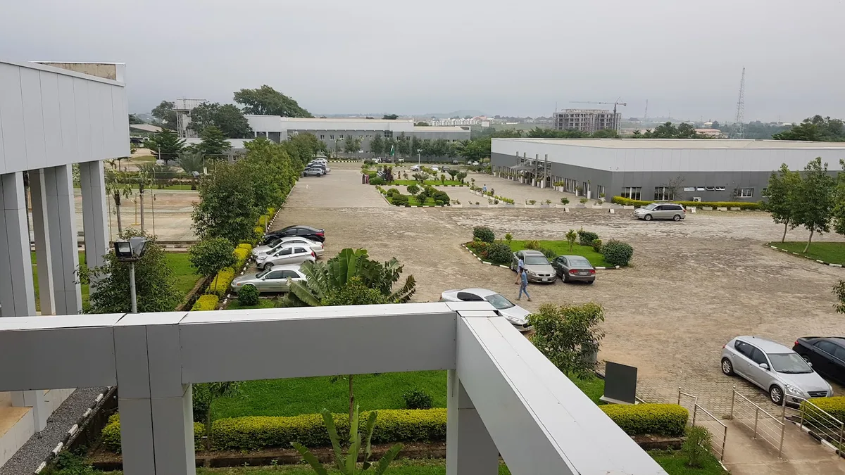 Baze University photo 3