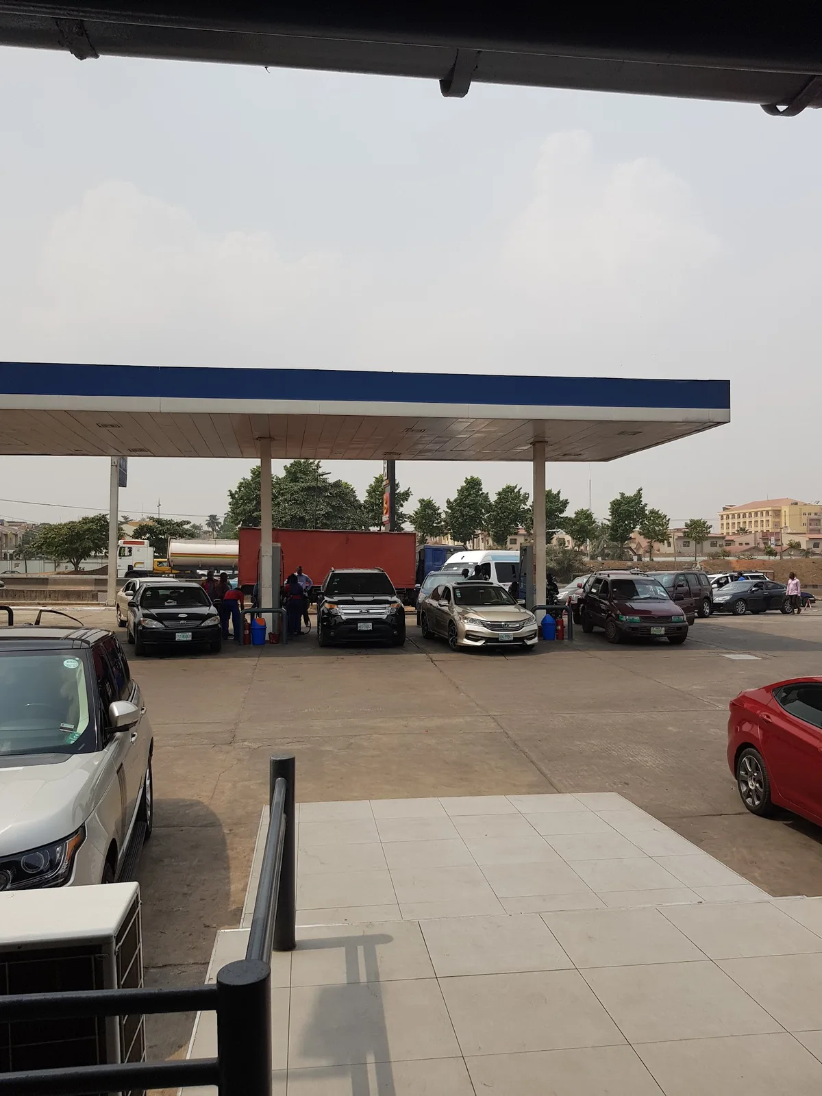 Mobil Petrol Station Ikeja — photo