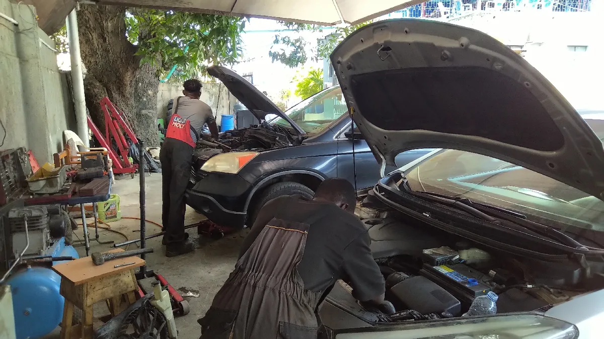 Tritan Autoworks — photo