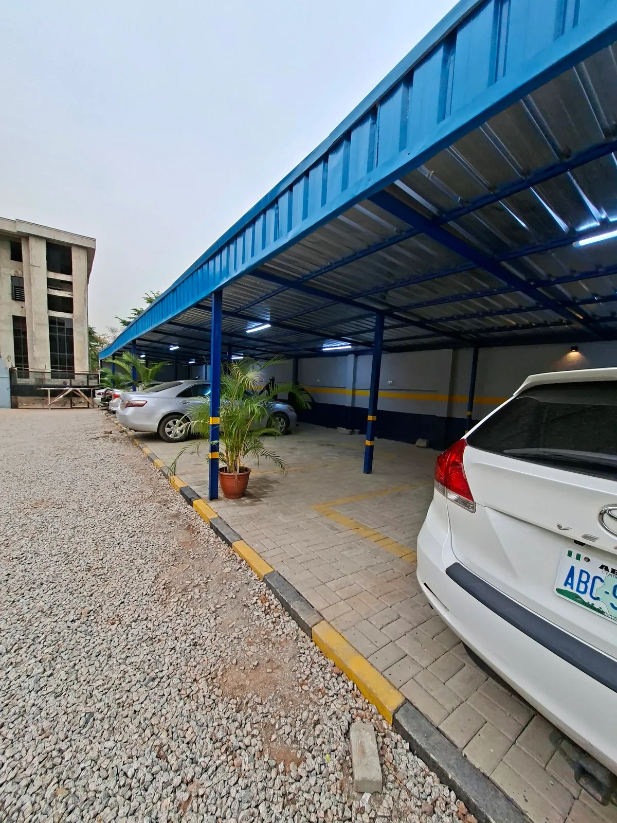CarFix Utako Centre — photo