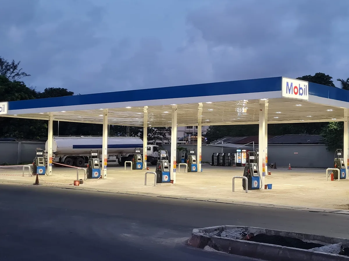 Mobil Station — photo