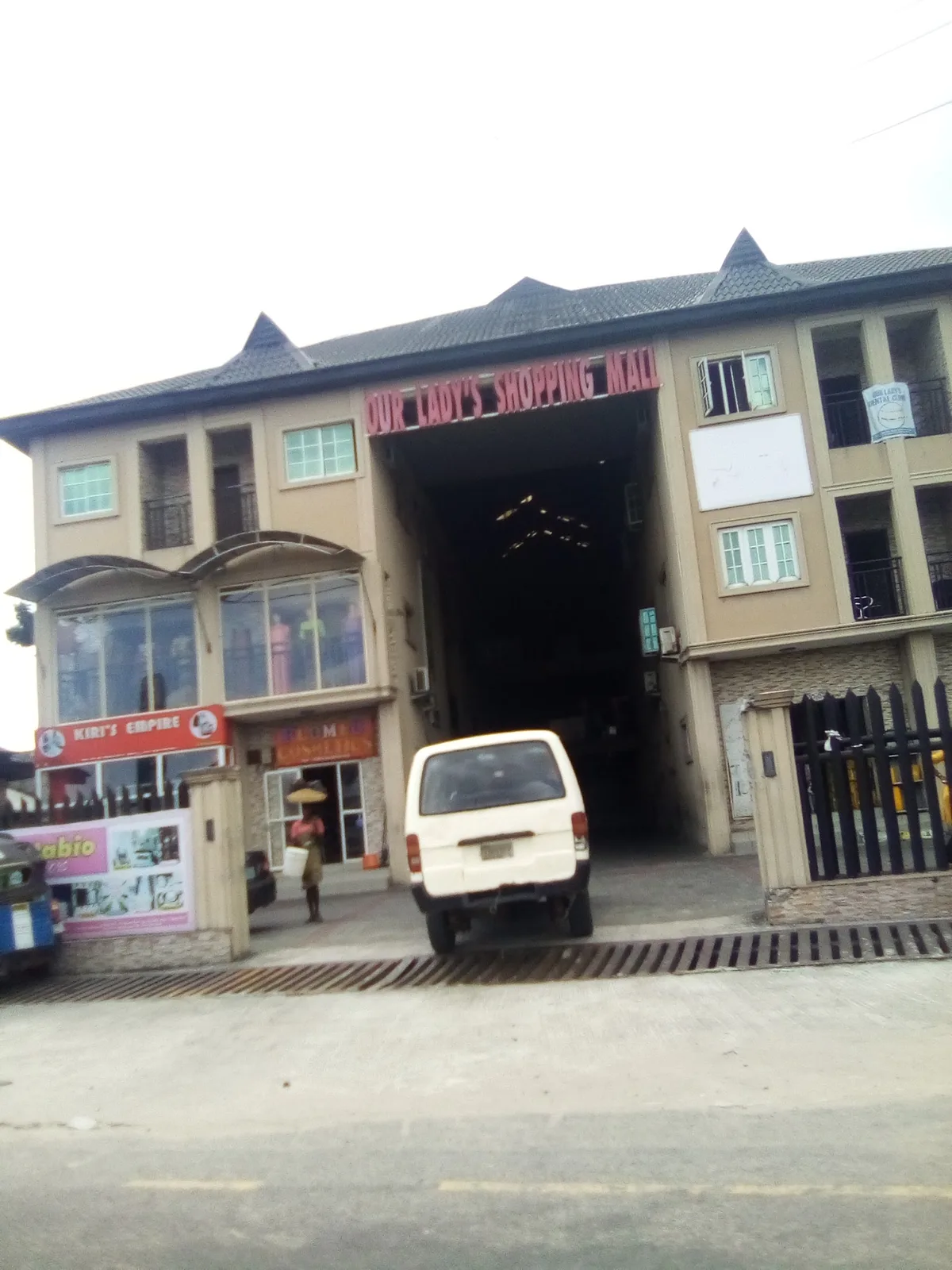Our Lady's Shopping Mall — photo