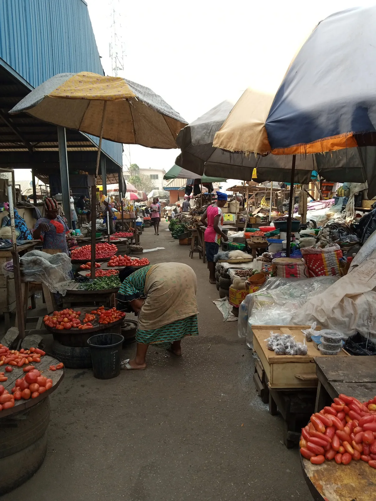 Afunbiowo market, Arakale — photo