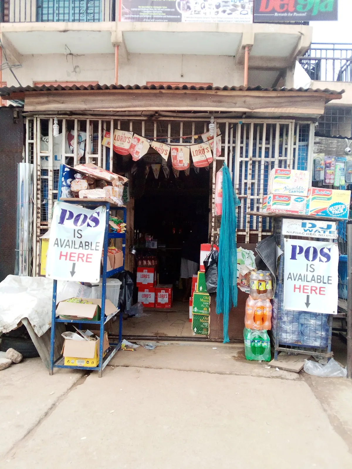 3js Giwus Supermarket store — photo