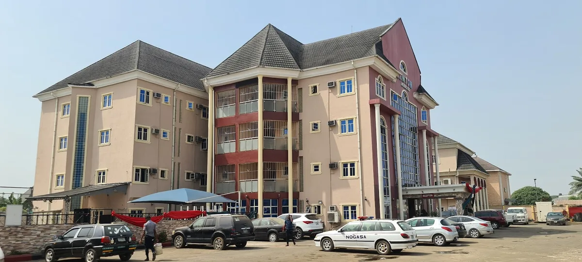Newton Hotel owerri — photo