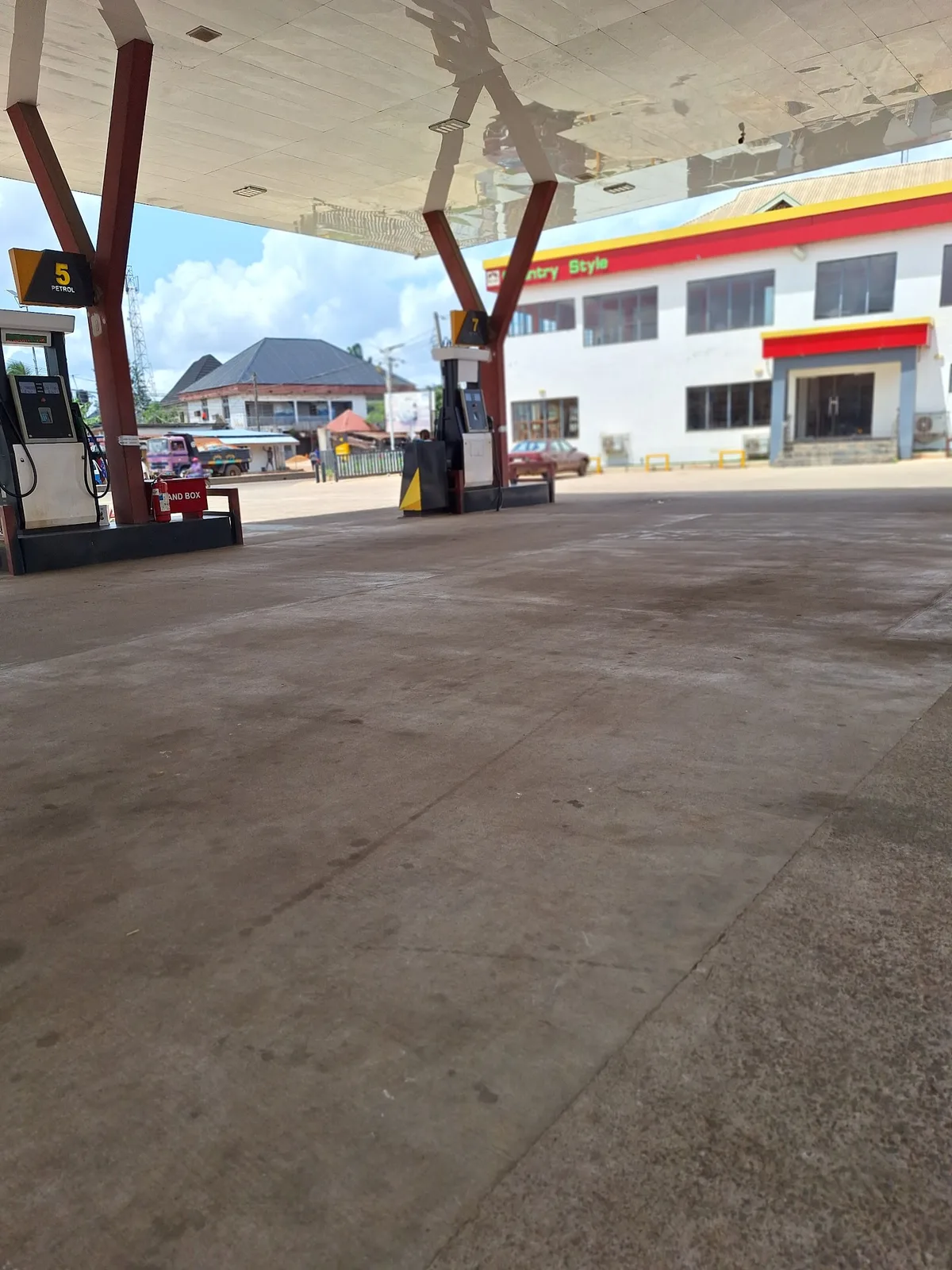 Treasure gate filling station — photo