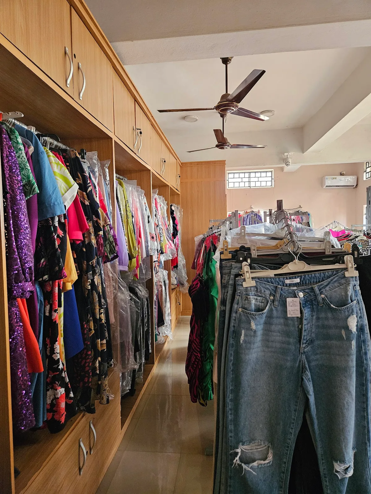 Amen Exclusive Boutique — photo