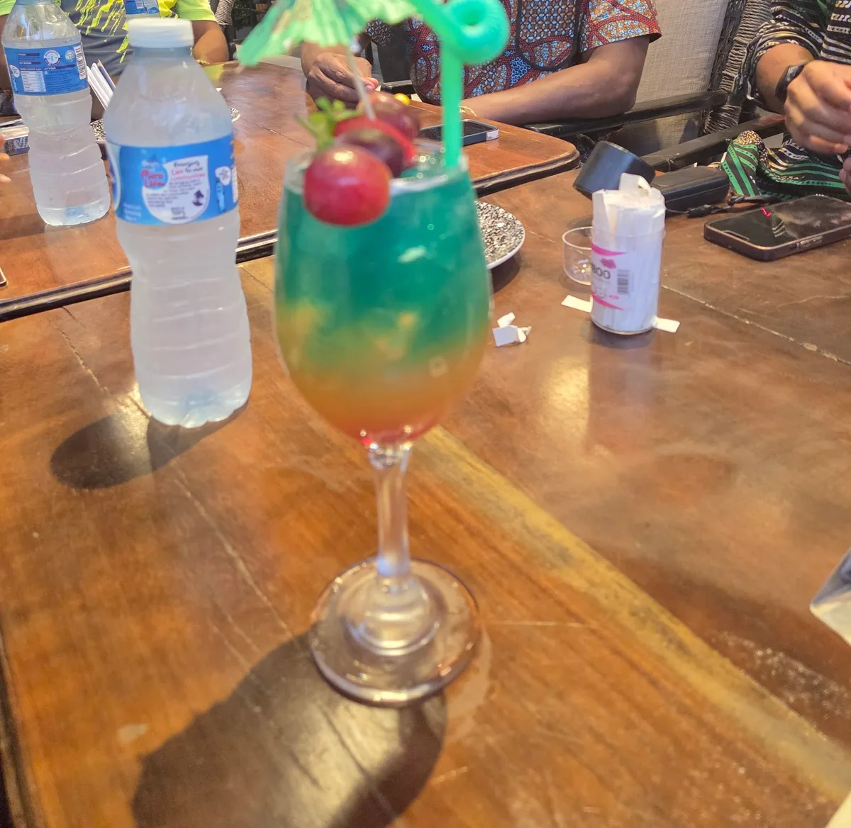 ESCAPE LOUNGE — photo