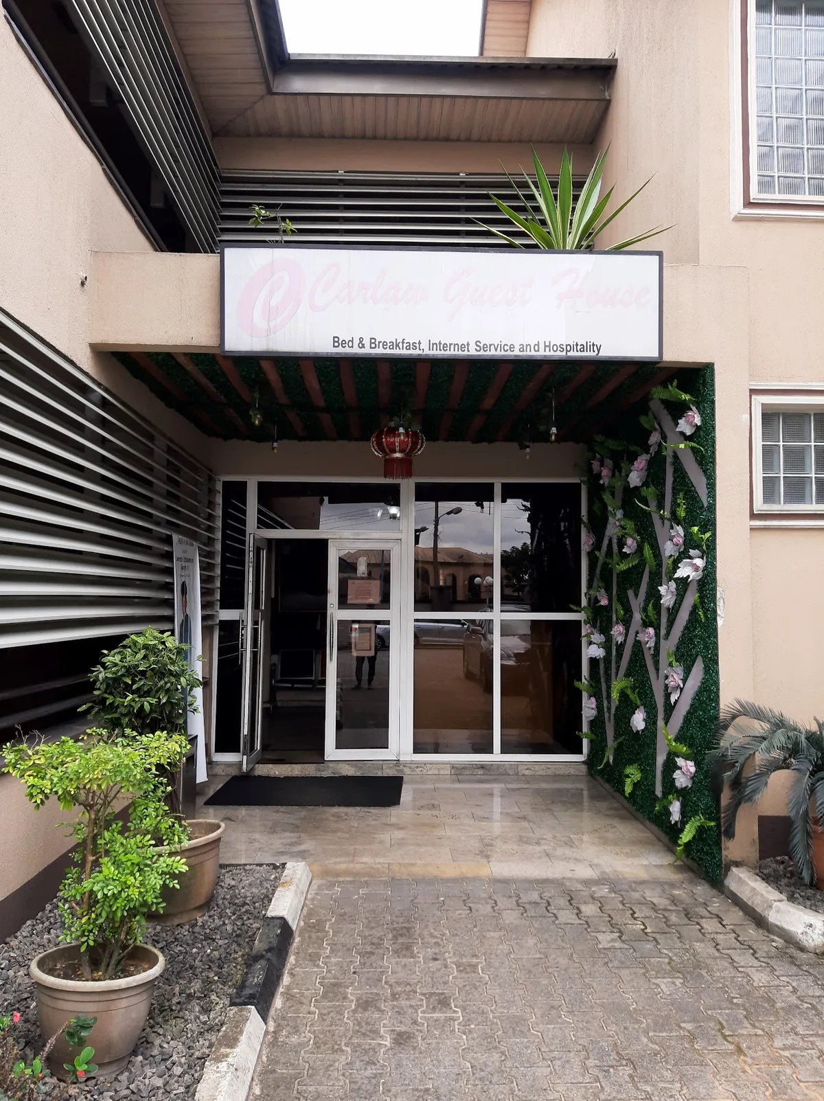 Carlaw Guest House, Warri — photo