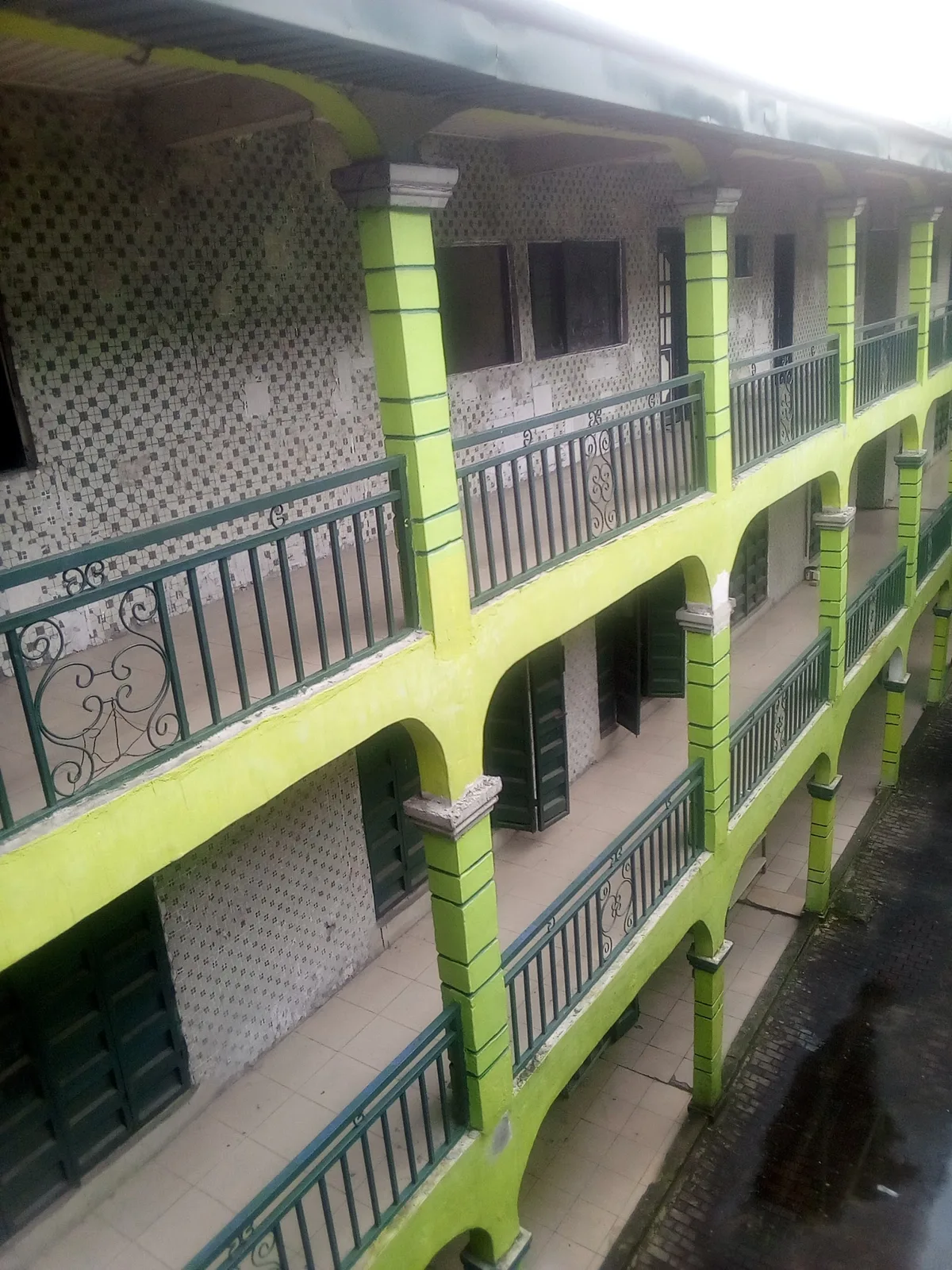 Iye Plaza — photo