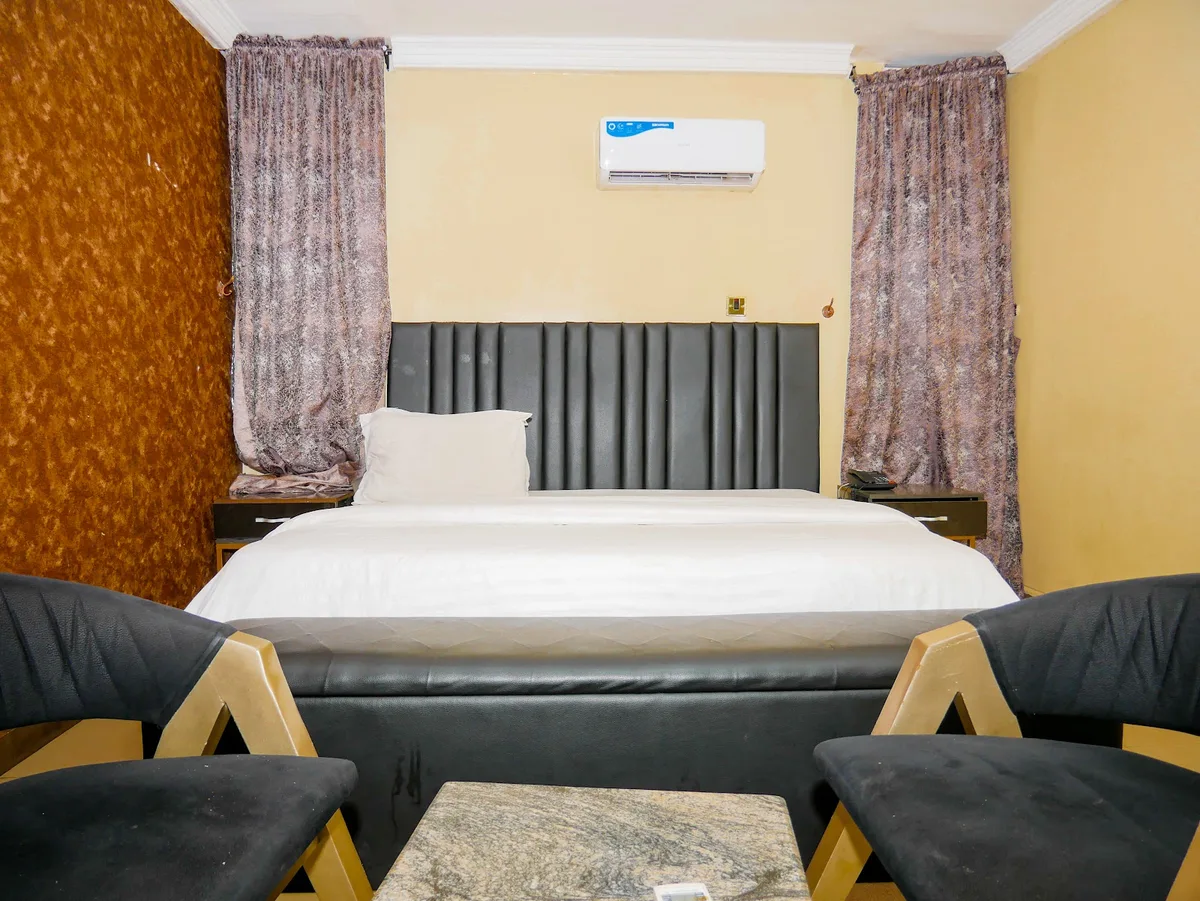 Sarina Suites and Apartments photo 2