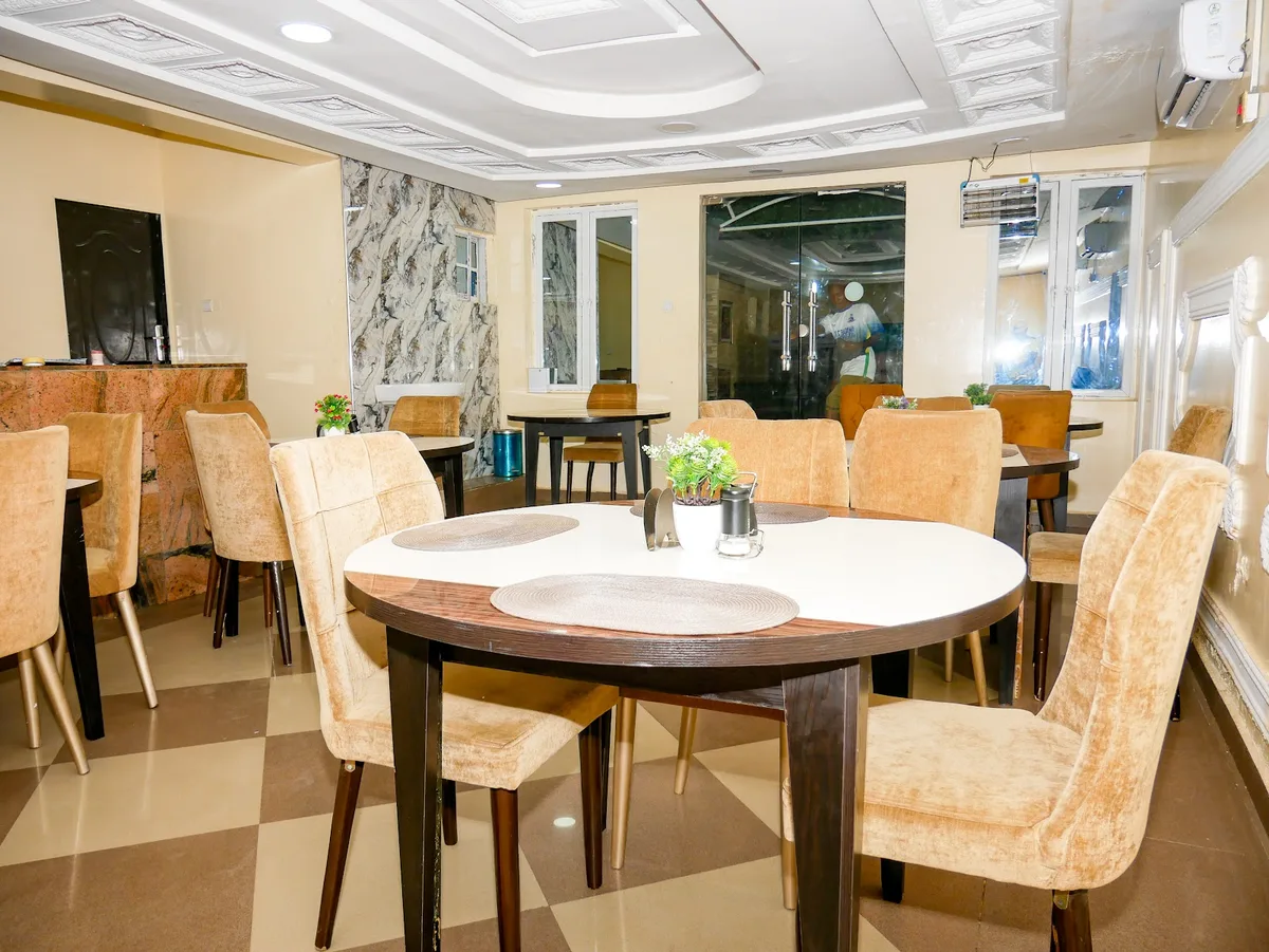 Sarina Suites and Apartments photo 6