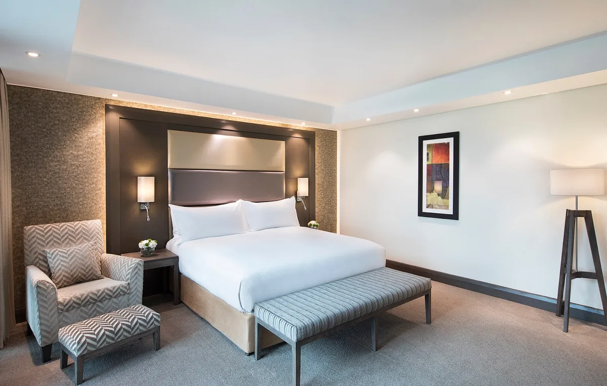Legend Hotel Lagos Airport, Curio Collection by Hilton photo 2