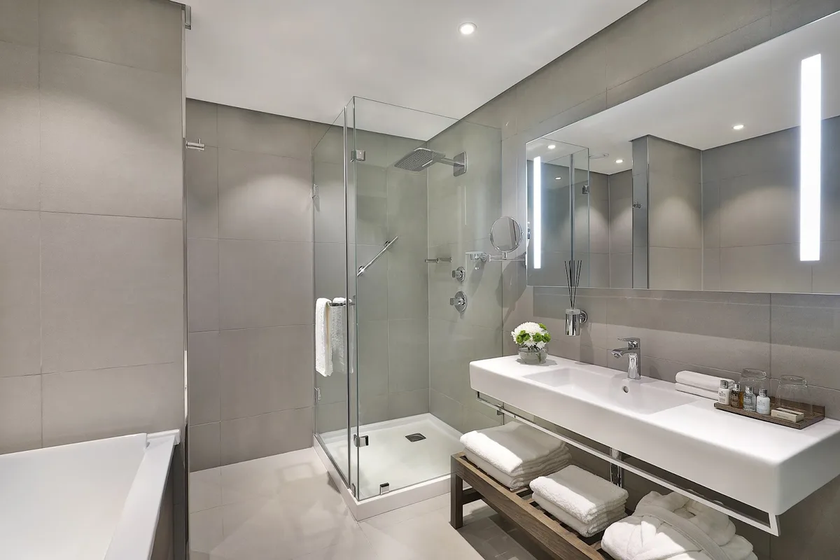 Legend Hotel Lagos Airport, Curio Collection by Hilton photo 4