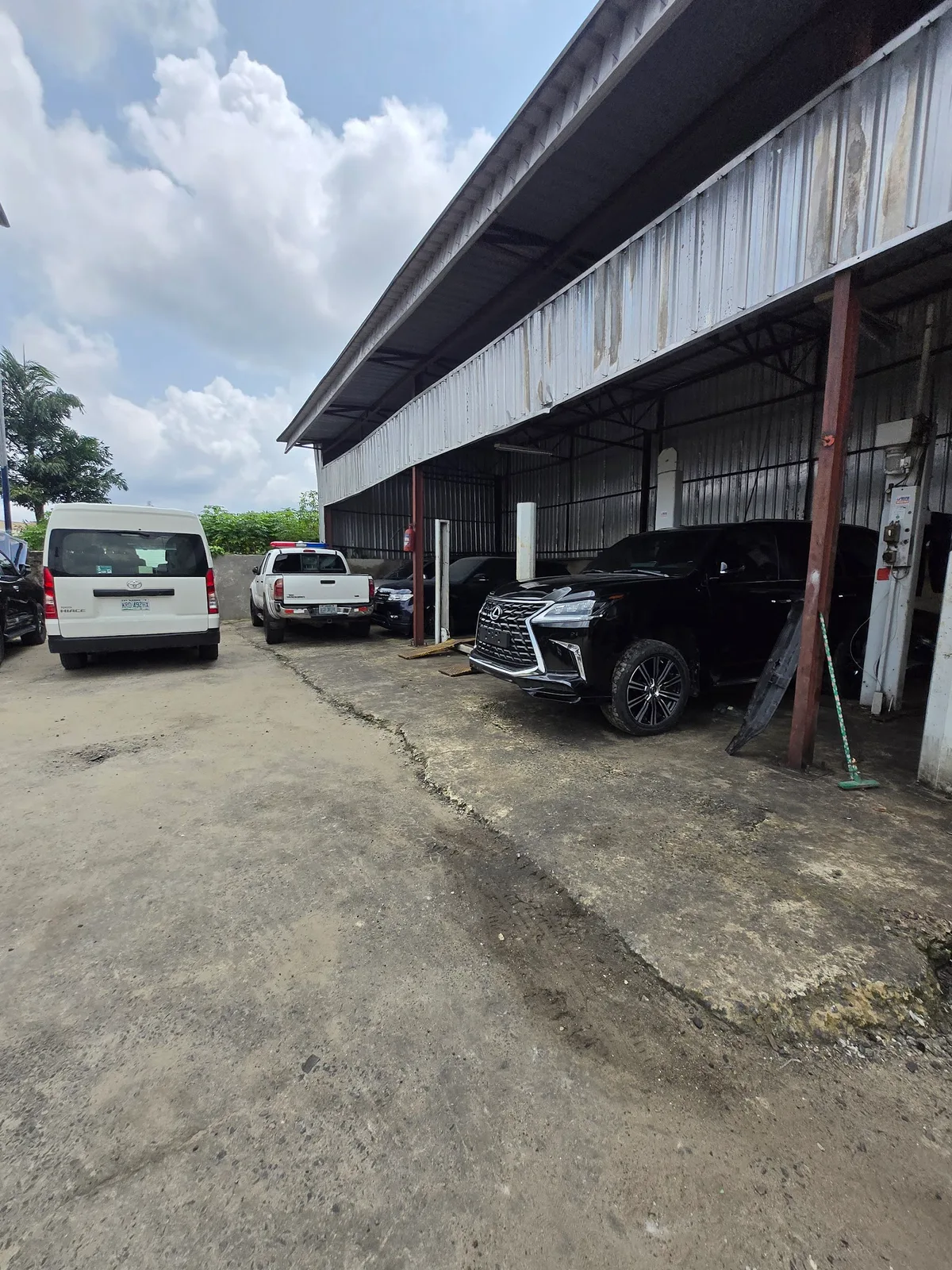 Auto centre — photo