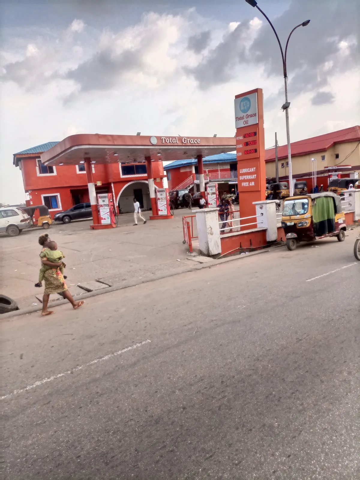 Total Grace Petrol Station — photo