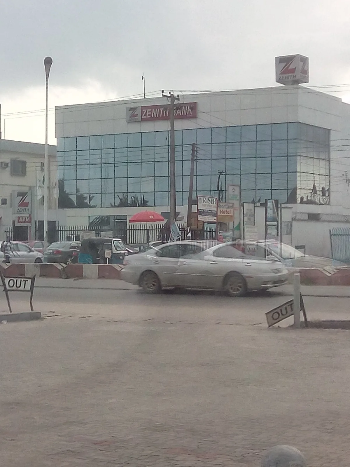 Zenith Bank — photo